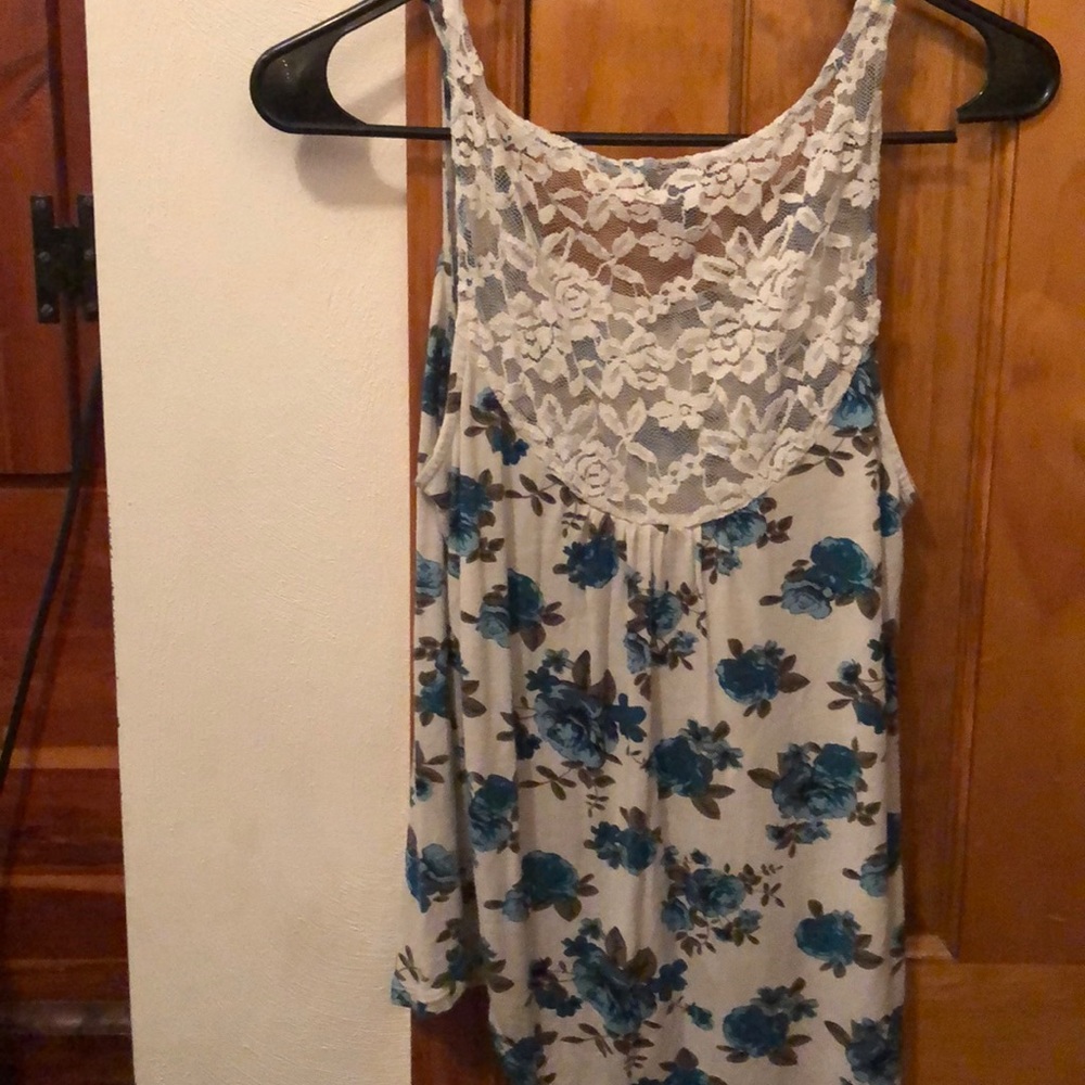 Tanktop - Picture 2 of 3